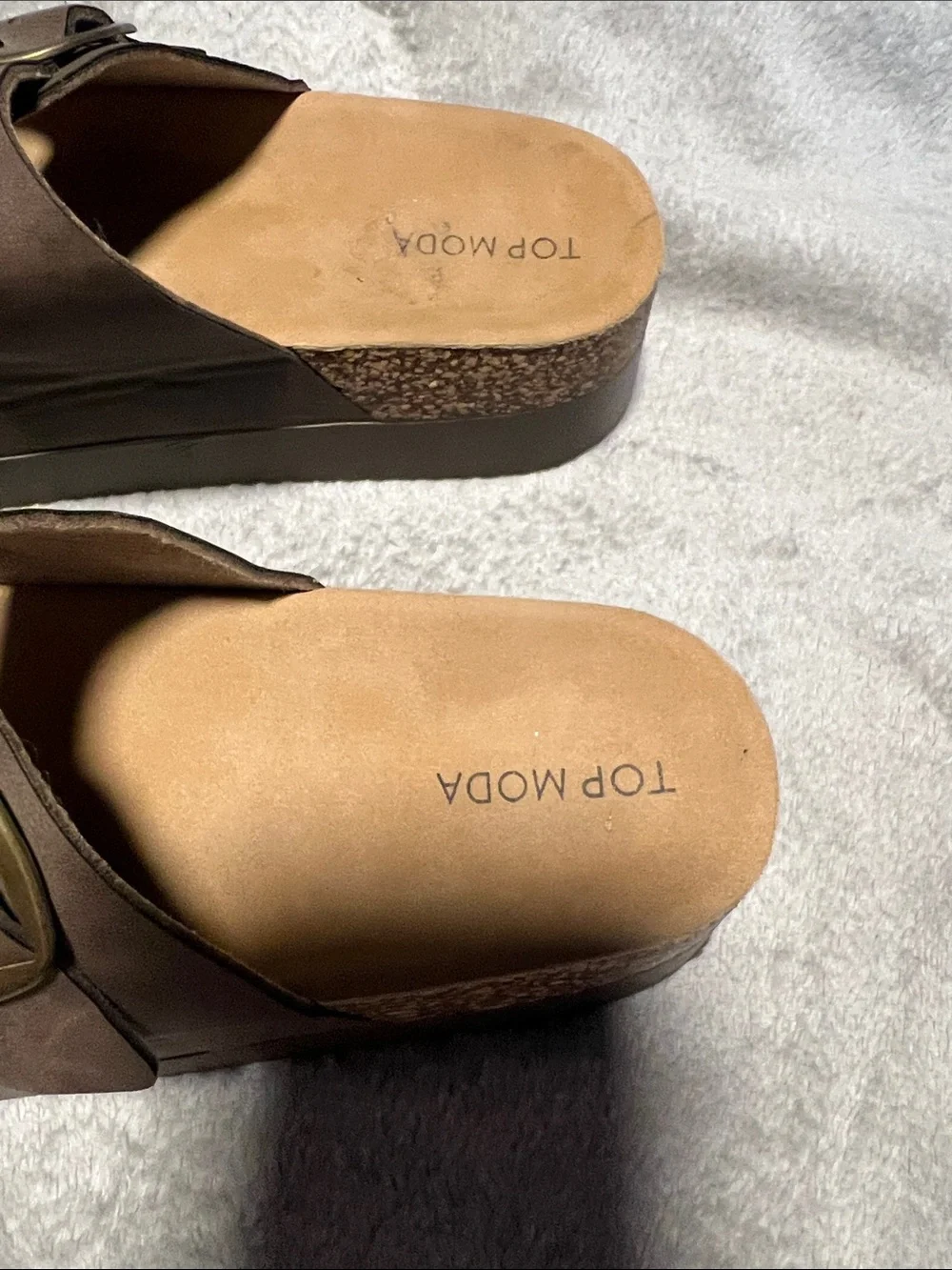 Women Top Moda brown double-buckle sandals